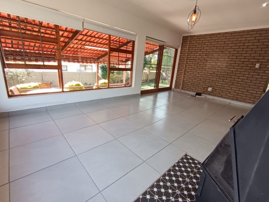 To Let 3 Bedroom Property for Rent in Heiderand Western Cape